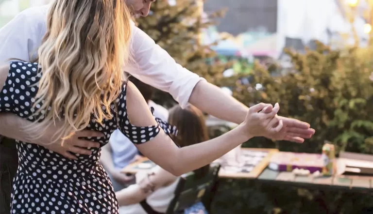 Танцы для взрослых в Минске — танго, сальса, линди хоп